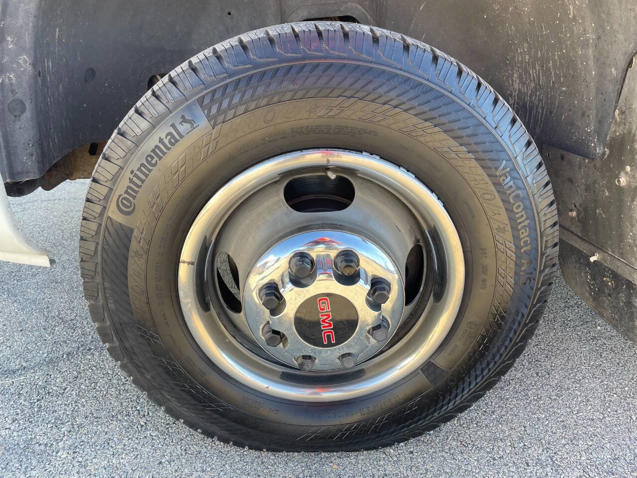 Used 2005 GMC Sierra 3500 SLT w/ Heavy-Duty Power Package image 11