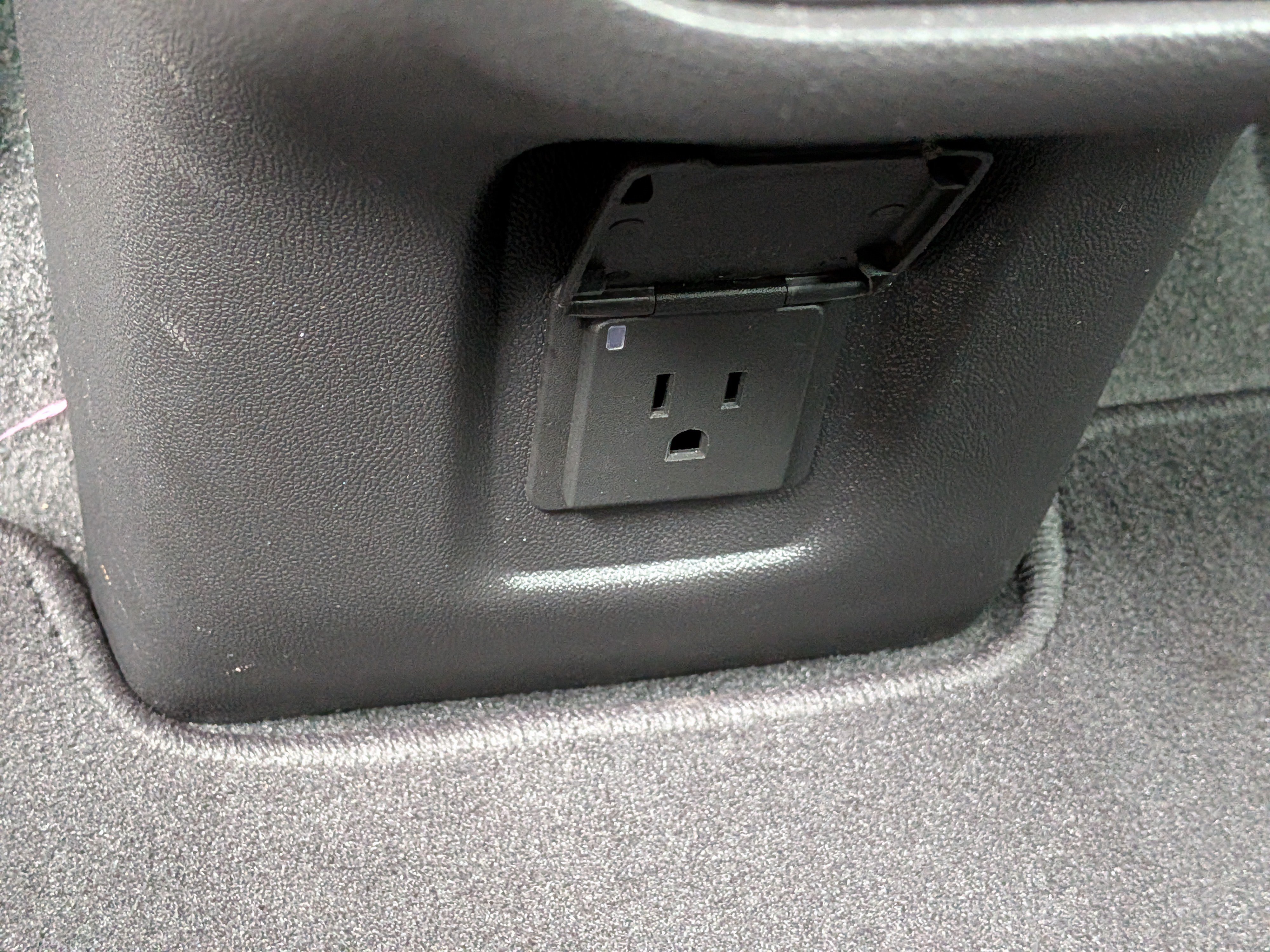 Used 2022 GMC Terrain AT4 w/ Infotainment Package II AWD/4WD image 16