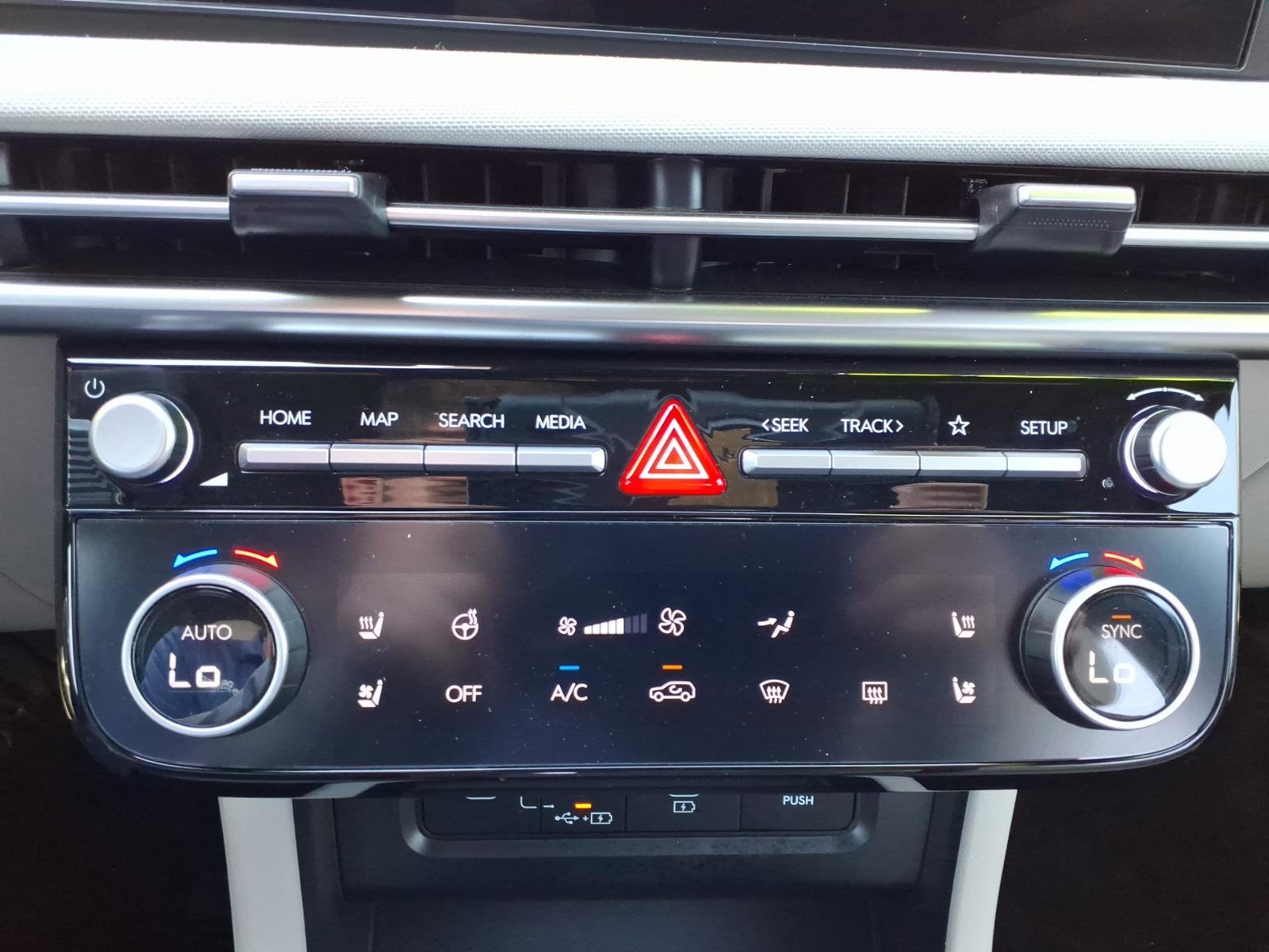 Certified 2025 Hyundai Tucson Limited image 22