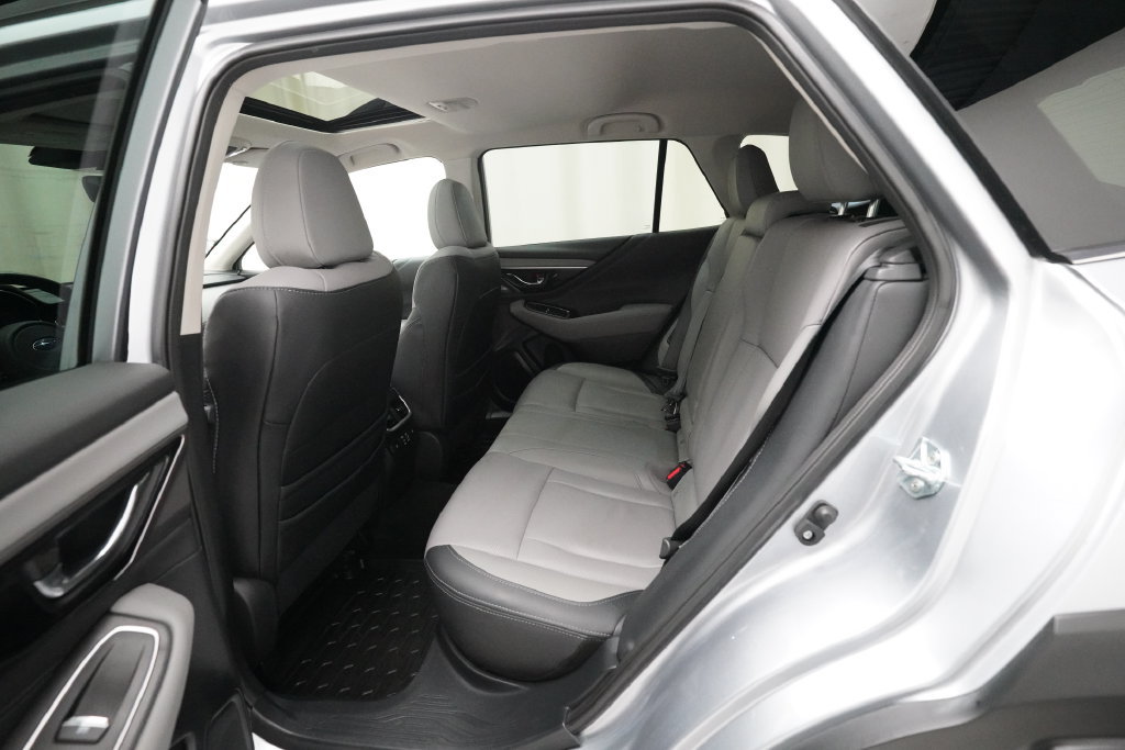 Certified 2025 Subaru Outback Limited AWD/4WD image 16