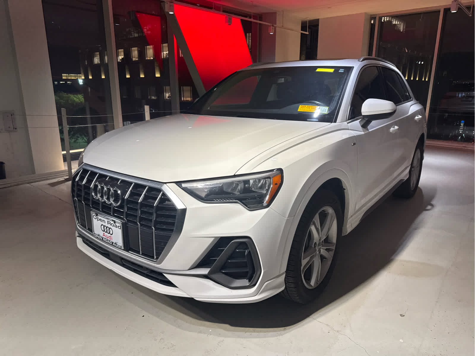 Used 2020 Audi Q3 2.0T Premium w/ Convenience Package AWD/4WD image 1