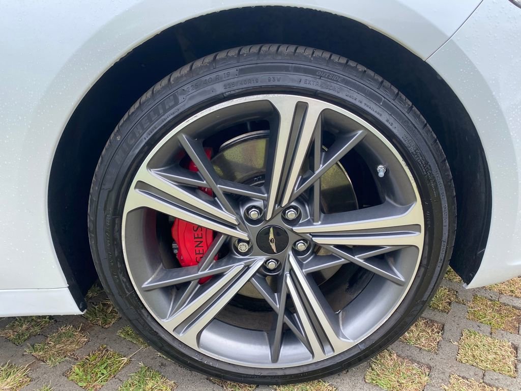 Used 2025 Genesis G70 2.5T w/ Sport Prestige Package image 9