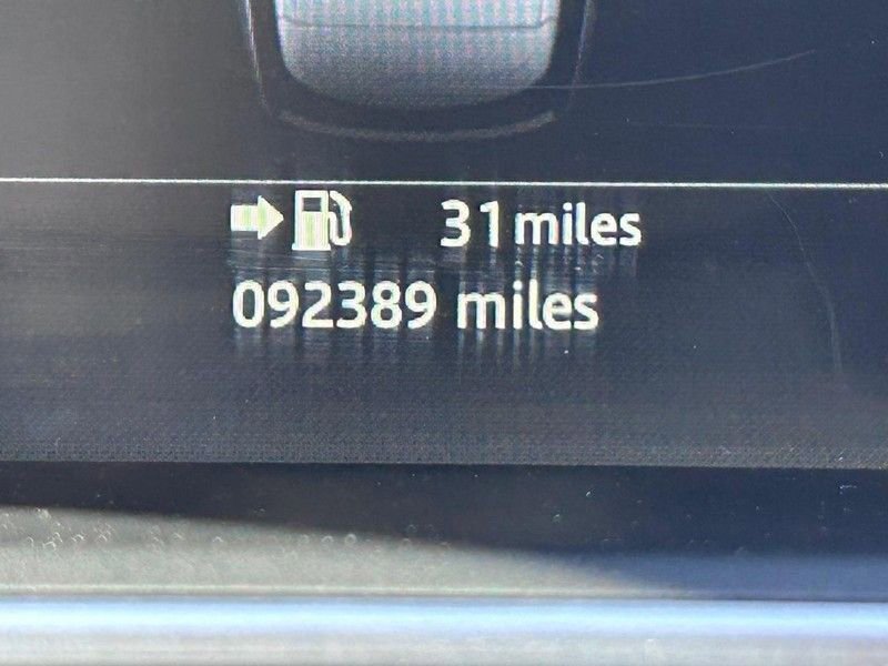 Used 2017 Land Rover Range Rover HSE image 24