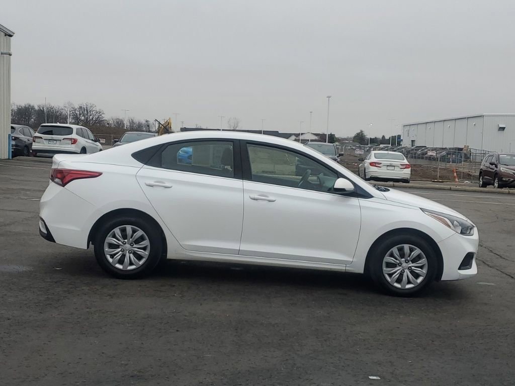 Used 2022 Hyundai Accent SE image 9