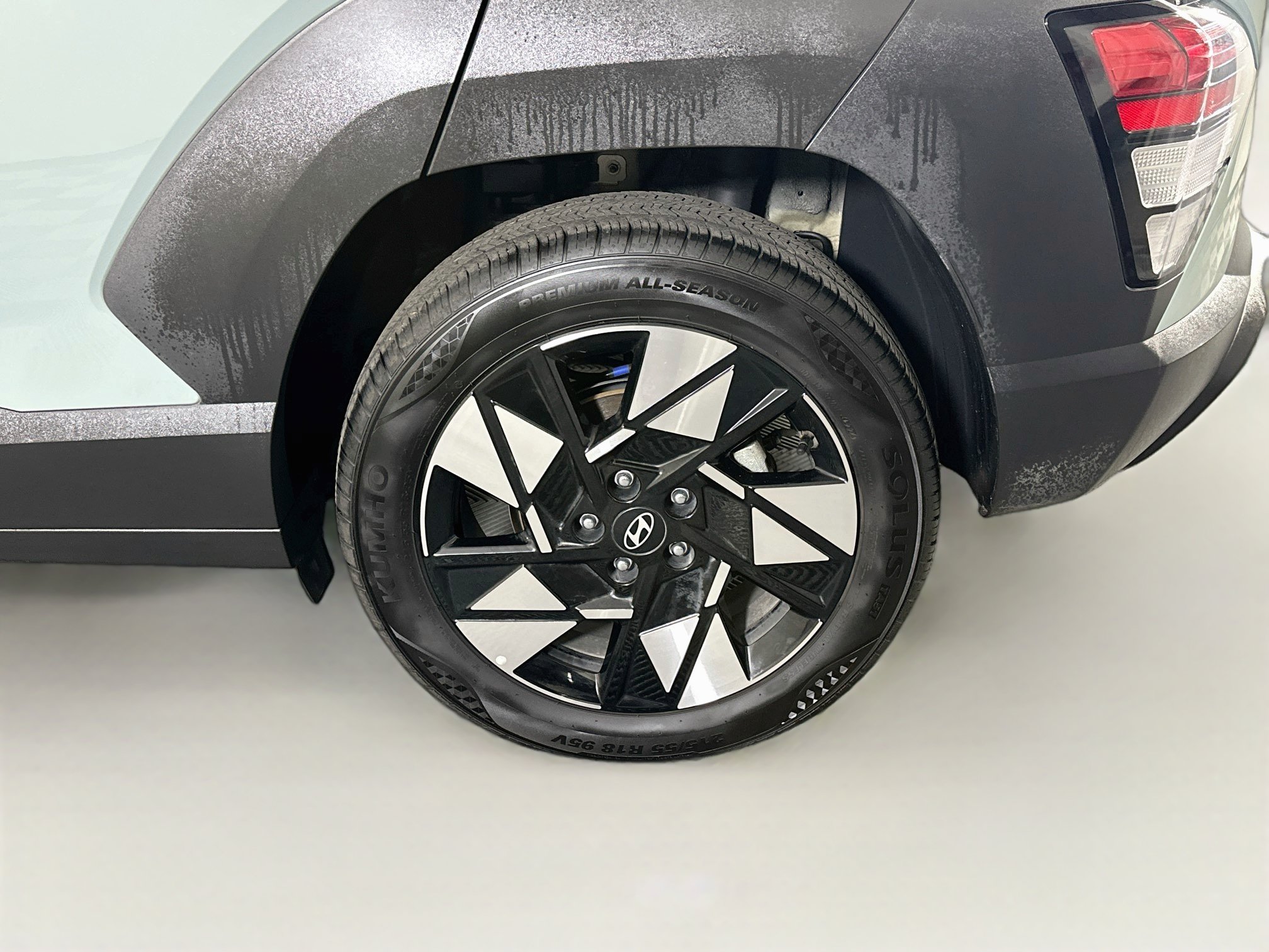 Used 2025 Hyundai Kona SEL FWD image 11