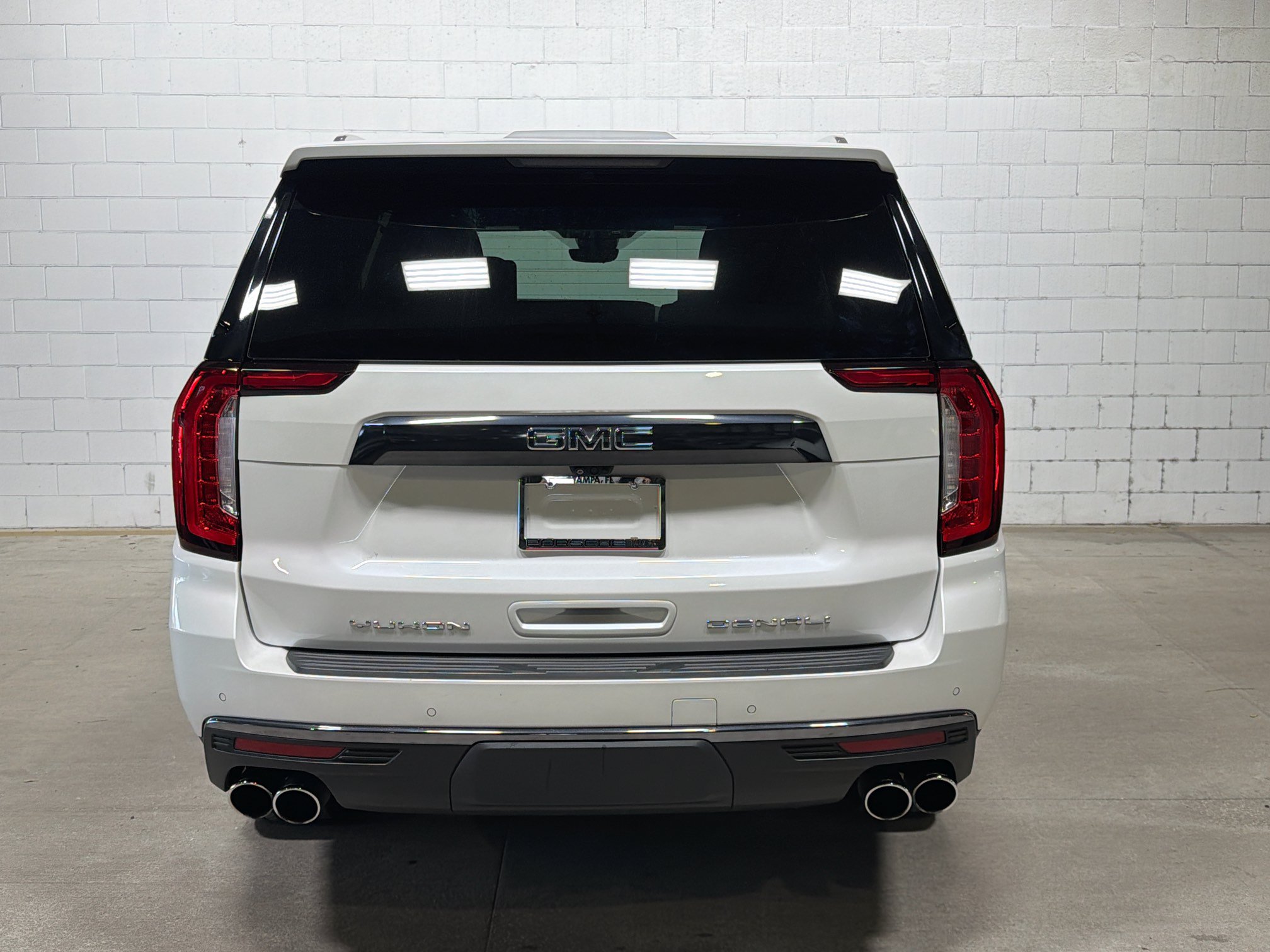 Used 2023 GMC Yukon Denali Ultimate AWD/4WD image 8