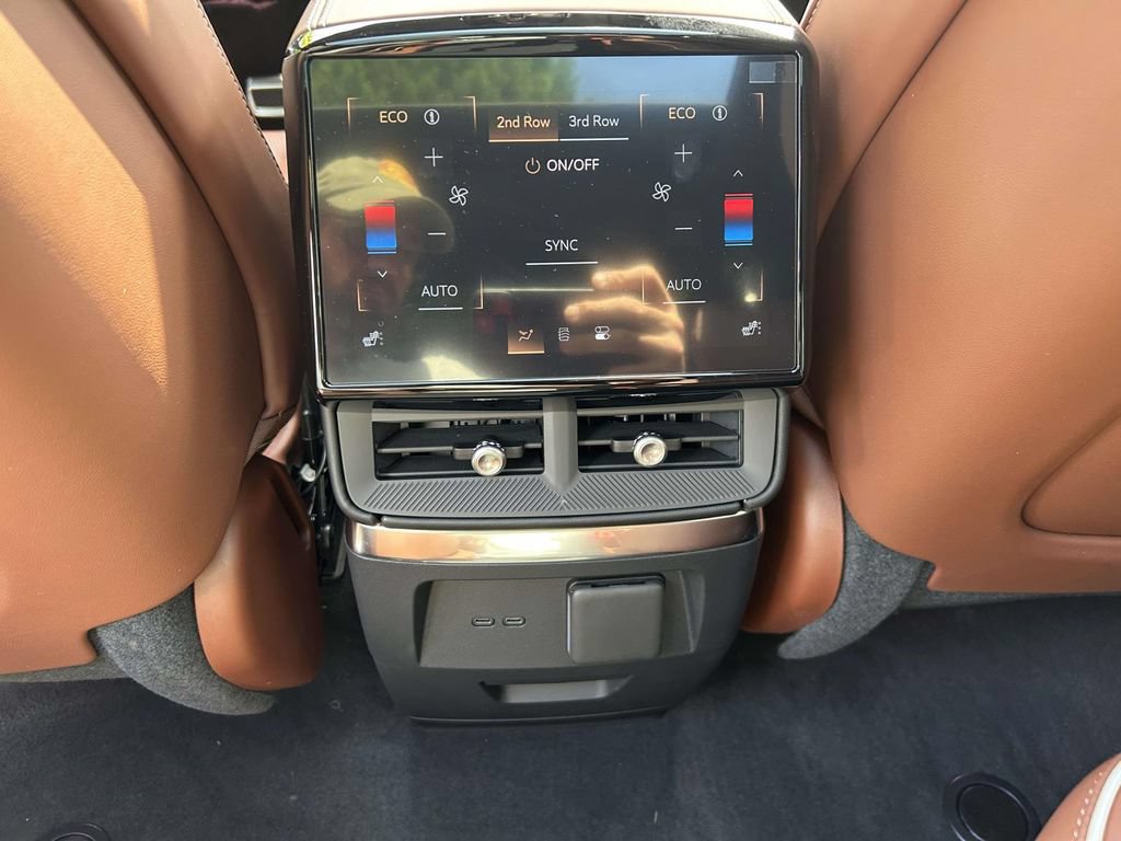 New 2027 Cadillac Vistiq Sport AWD/4WD image 14