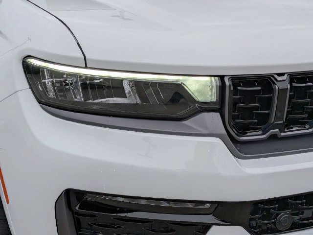 New 2027 Jeep Grand Cherokee Summit w/ Adv Protech Group IV AWD/4WD image 10