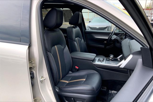 Used 2024 MAZDA CX-90 Plug-In Hybrid w/ Premium Plus AWD/4WD image 6