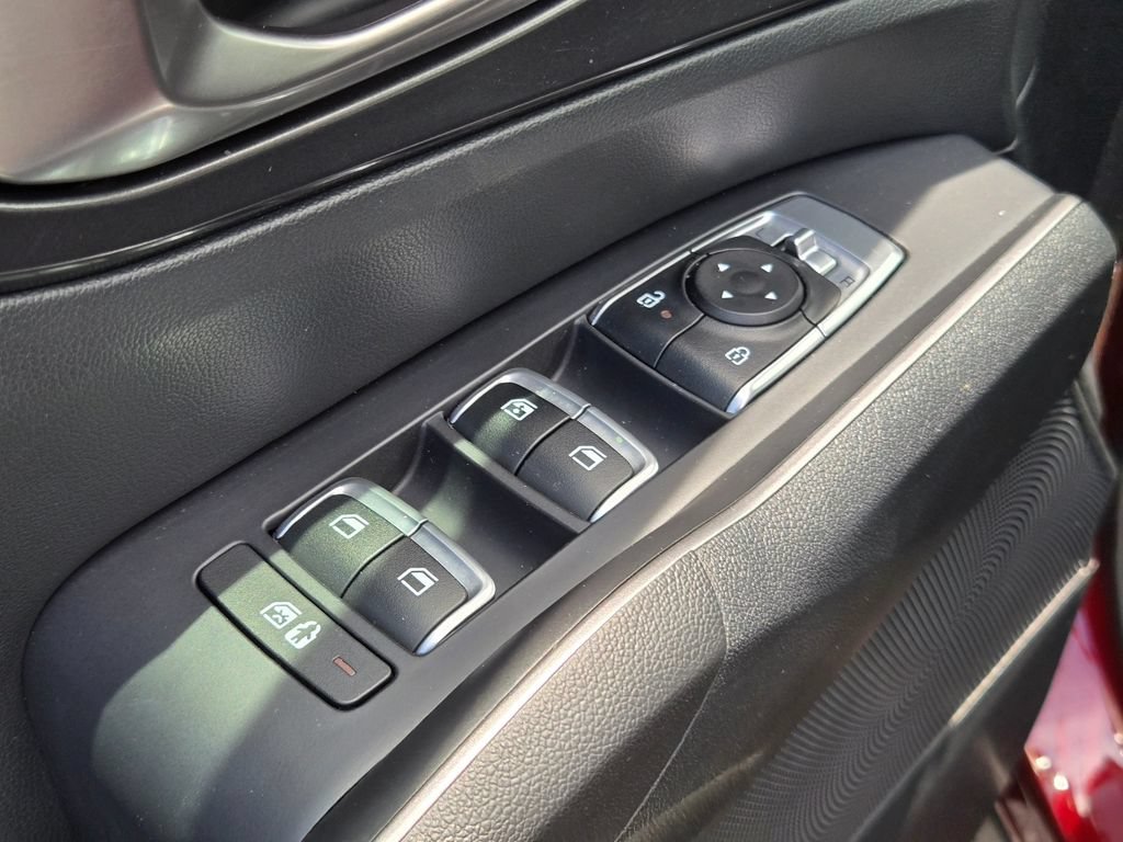 Certified 2025 Kia Sorento LX FWD image 16