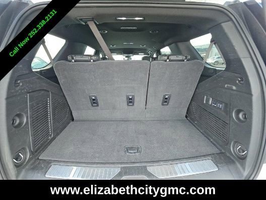 Used 2025 GMC Yukon Denali AWD/4WD image 8