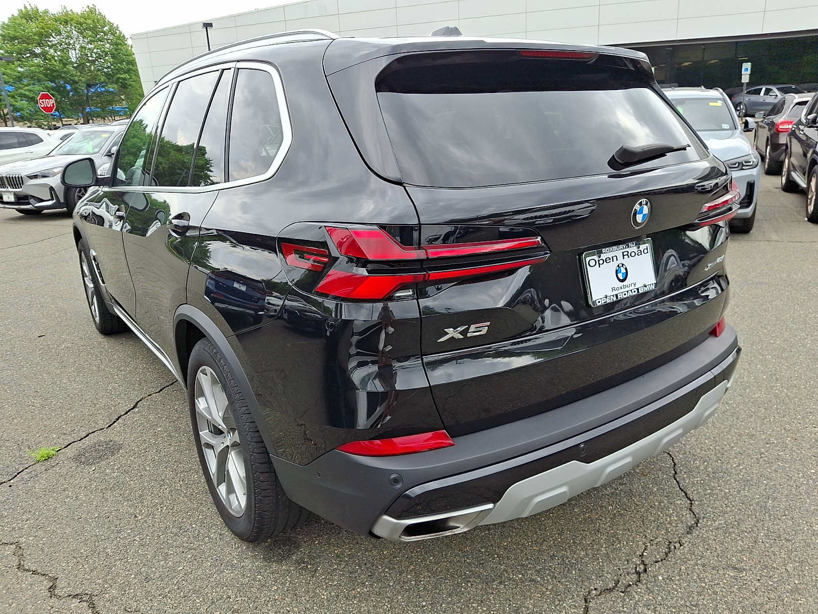 Used 2024 BMW X5 xDrive40i w/ Premium Package AWD/4WD image 5