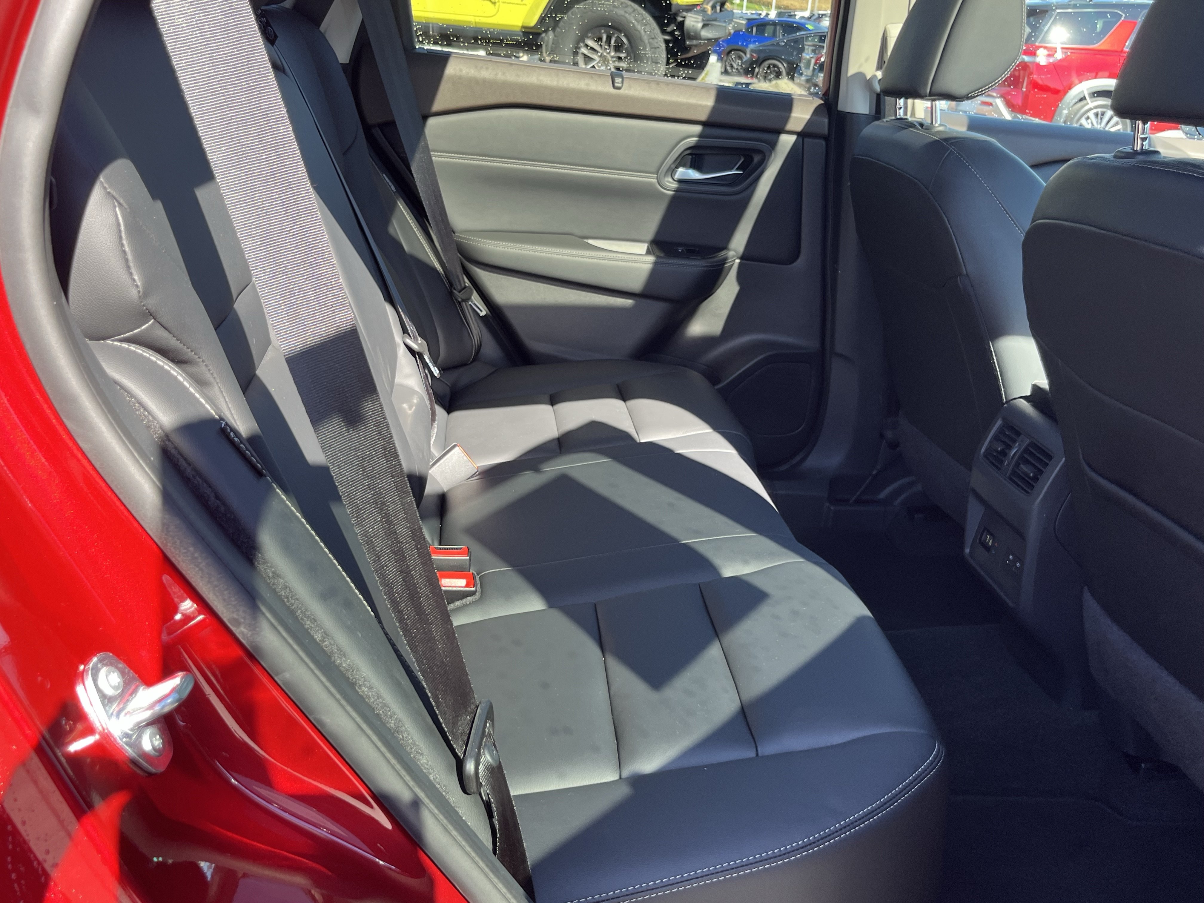 Used 2023 Nissan Rogue SL w/ SL Premium Package AWD/4WD image 4