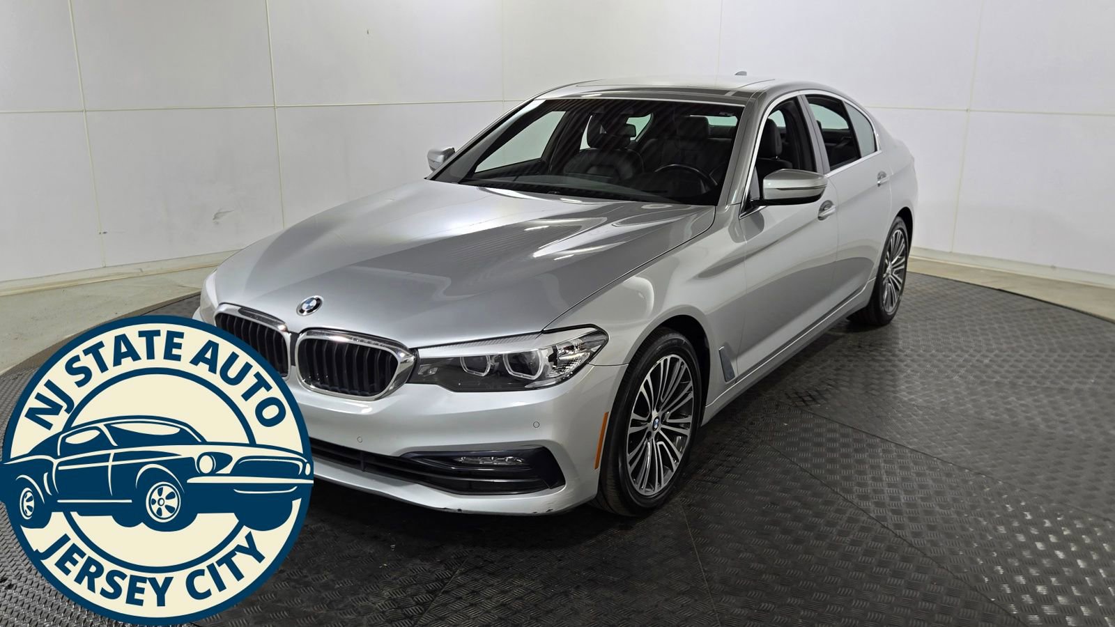 Used 2018 BMW 530i xDrive w/ Premium Package image 3