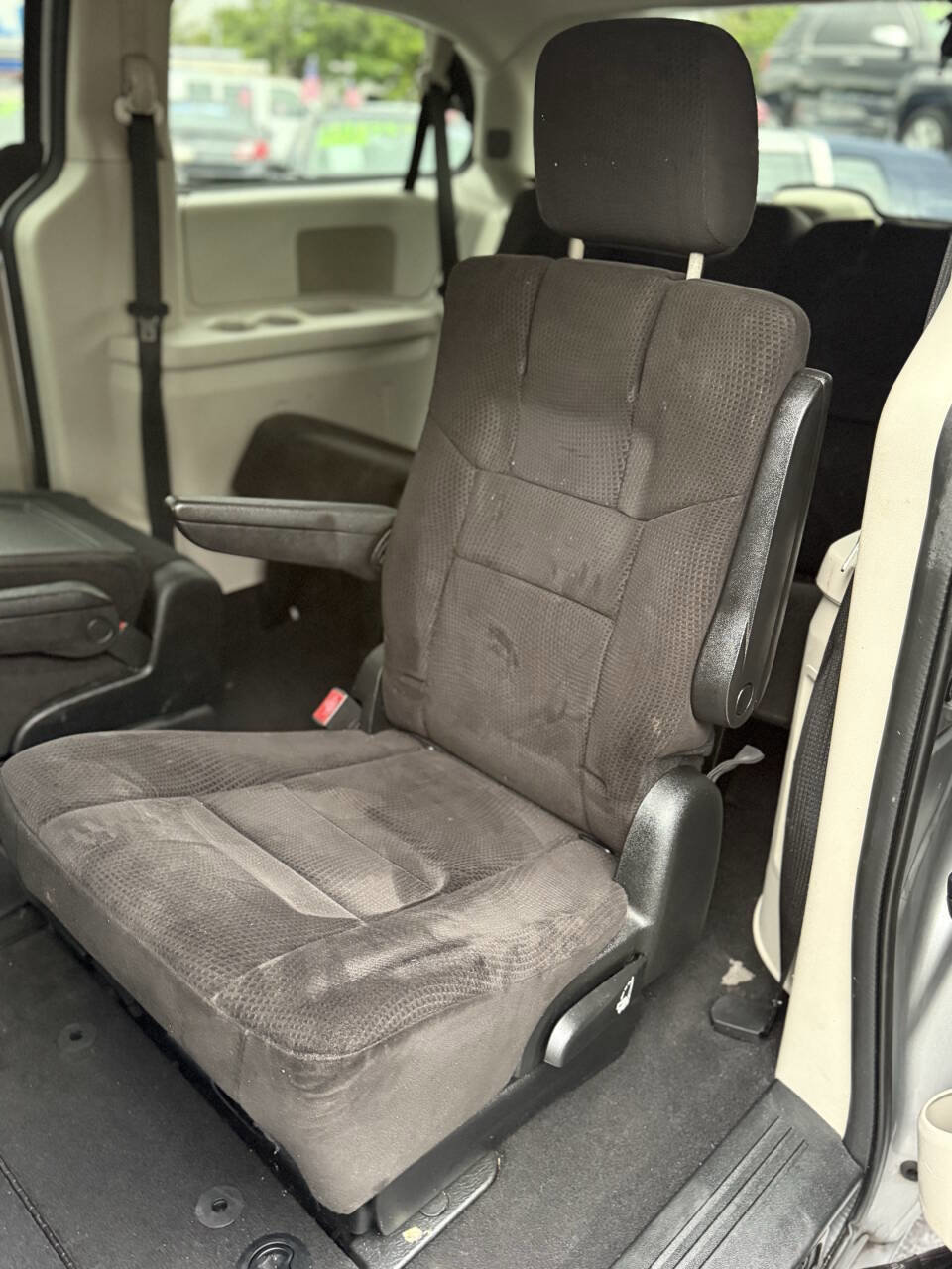 Used 2013 Dodge Grand Caravan SE image 16