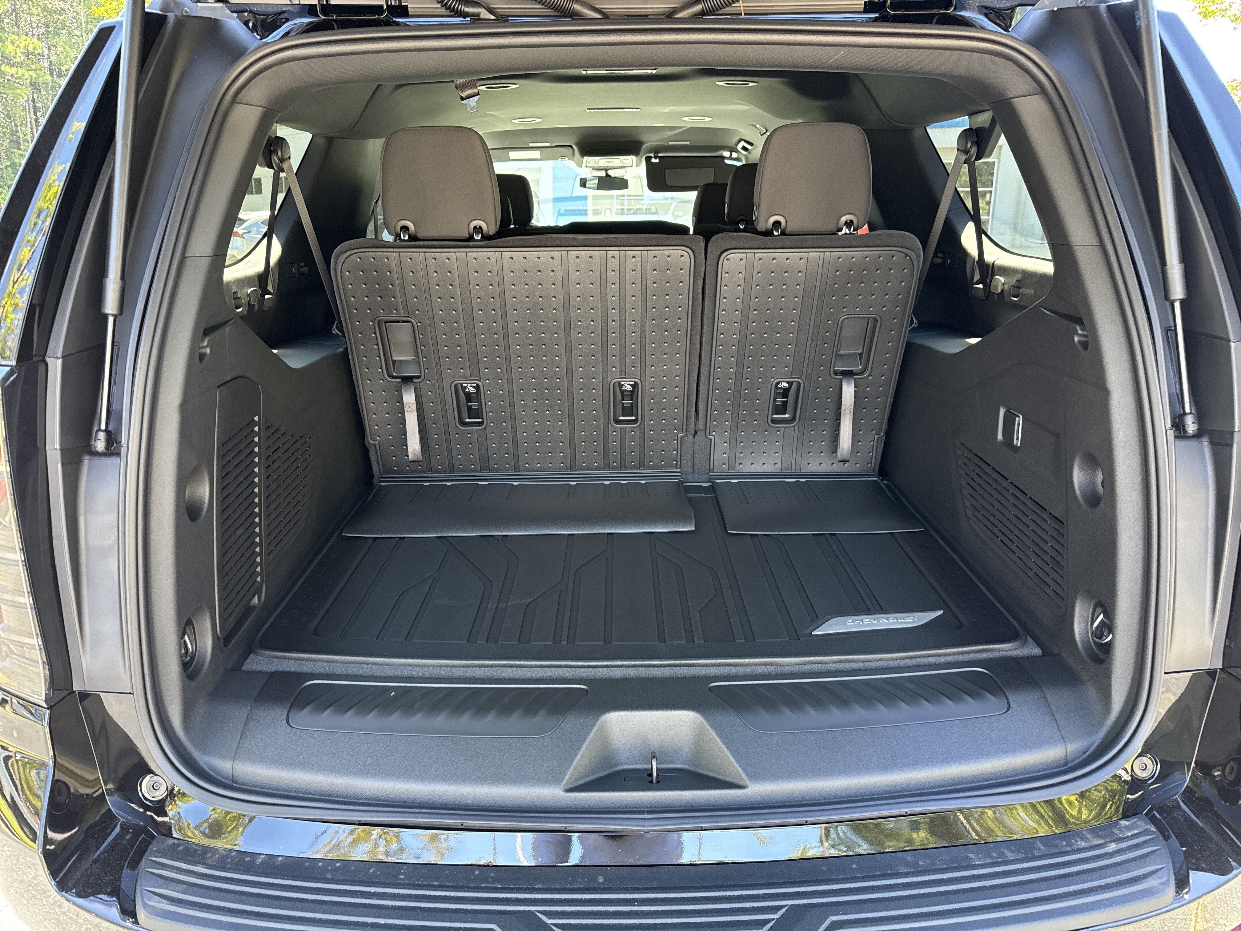 New 2026 Chevrolet Suburban LS RWD image 18