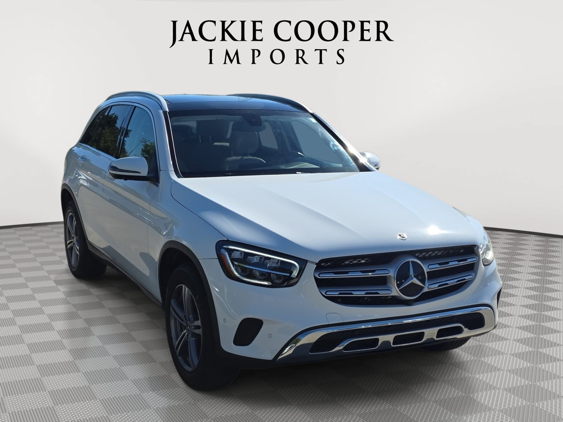Used 2021 Mercedes-Benz GLC 300 4MATIC image 3