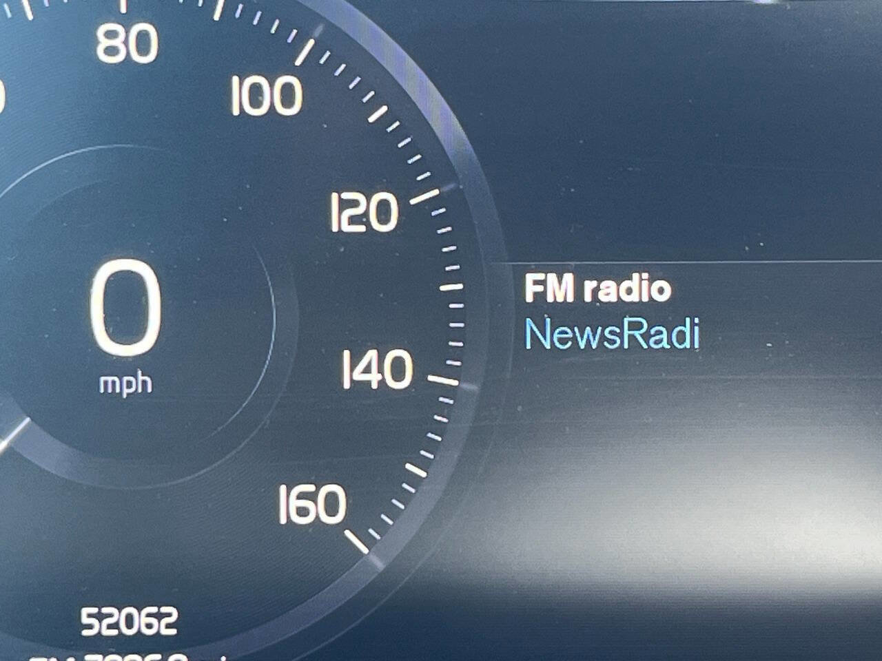 Used 2022 Volvo XC40 T5 R-Design w/ Advanced Package image 10