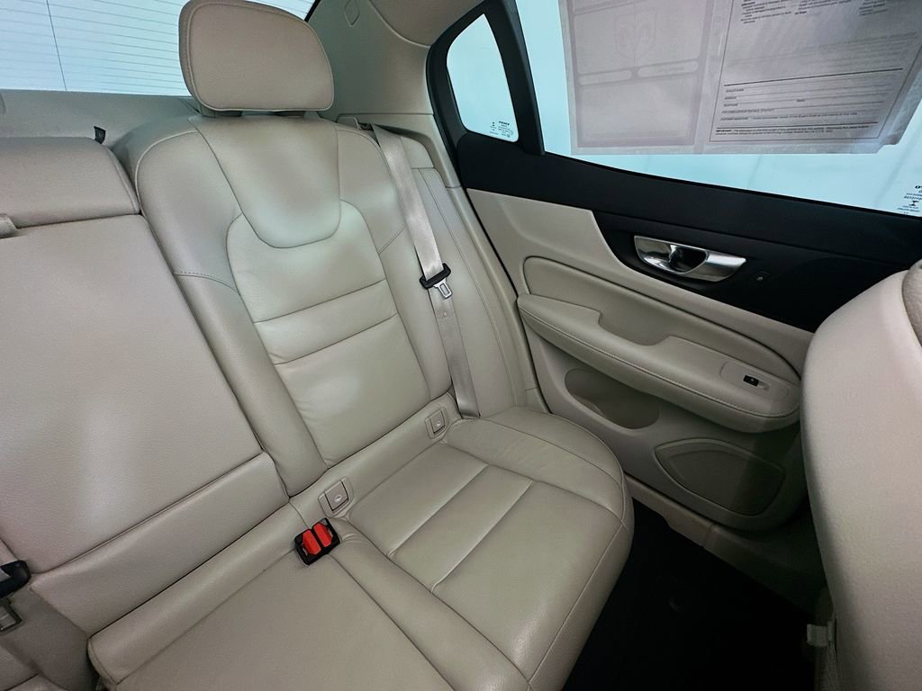Used 2023 Volvo S60 B5 Ultimate image 14
