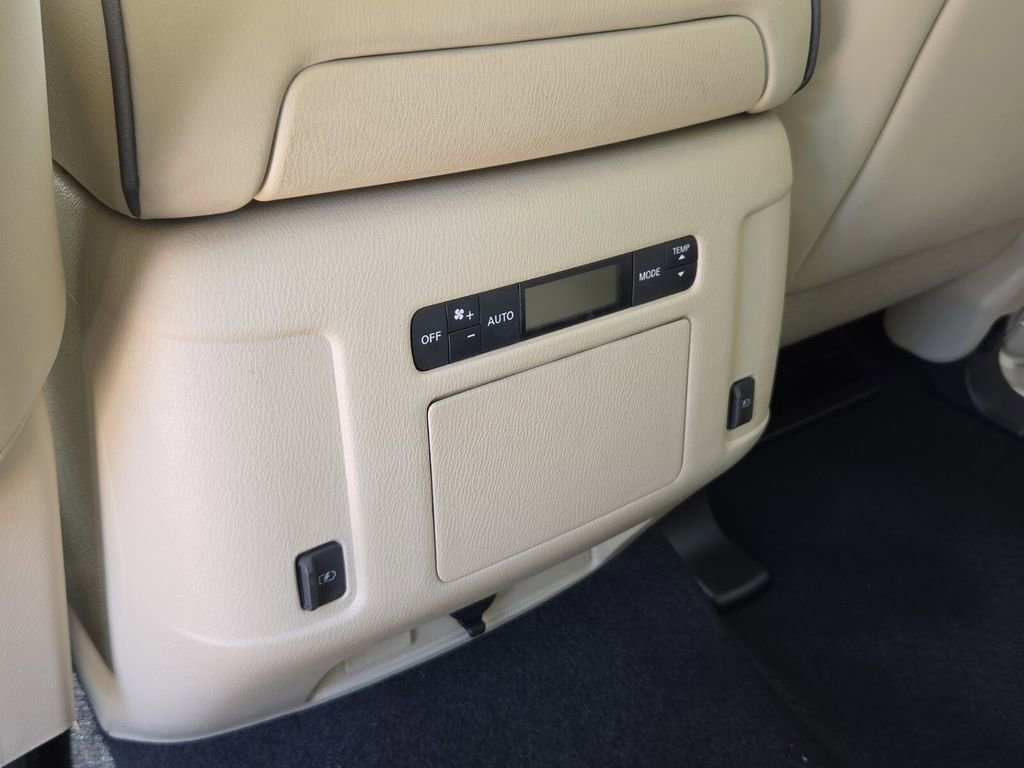 Used 2018 INFINITI QX80 2WD w/ Driver Assistance Package image 16