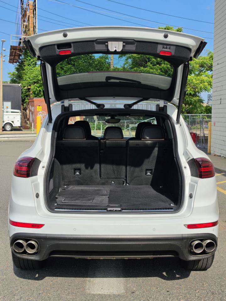 Used 2017 Porsche Cayenne S AWD/4WD image 10