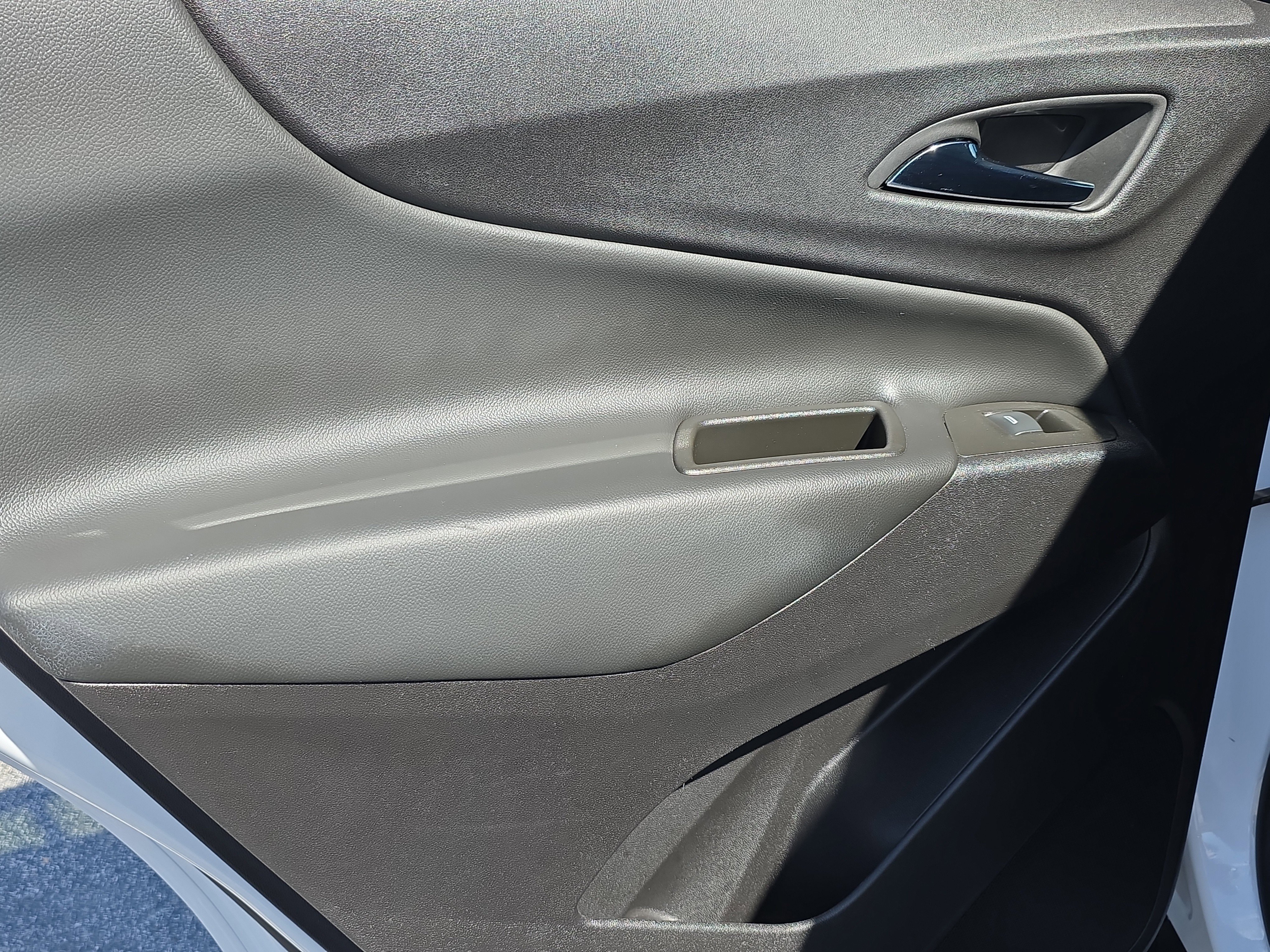 Used 2024 Chevrolet Equinox LT image 13