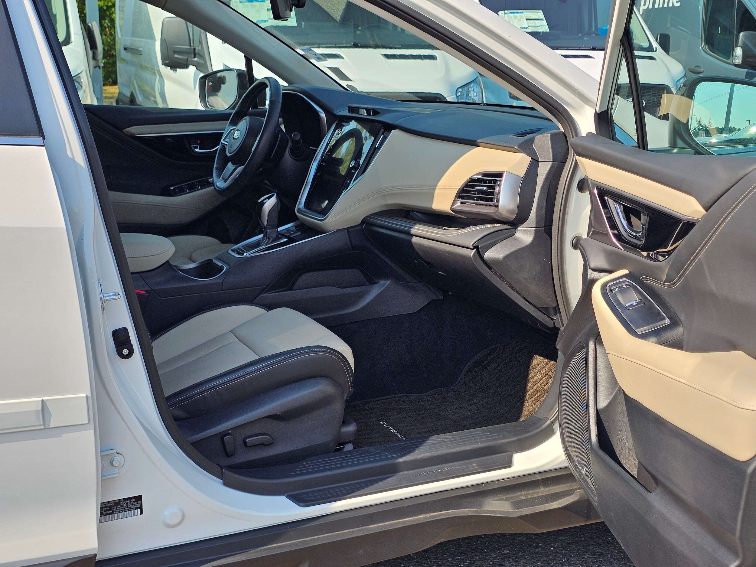 Used 2025 Subaru Outback Limited AWD/4WD image 13