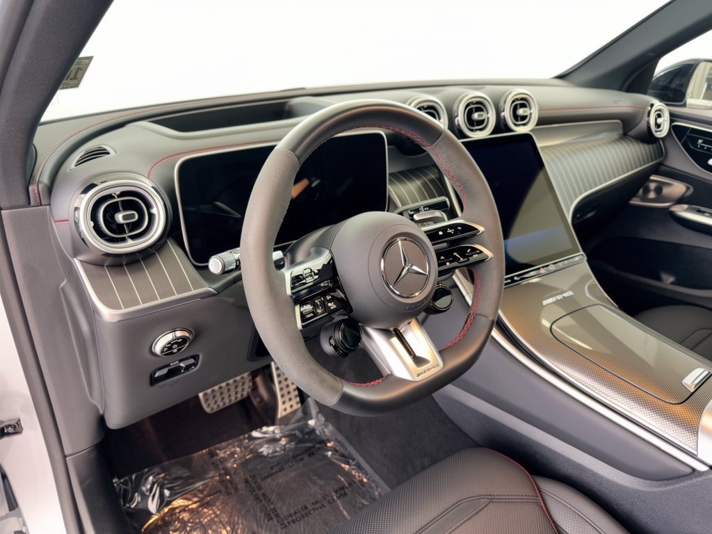Used 2025 Mercedes-Benz GLC 43 AMG 4MATIC image 4