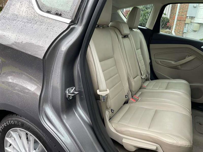 Used 2013 Ford C-MAX SEL image 19