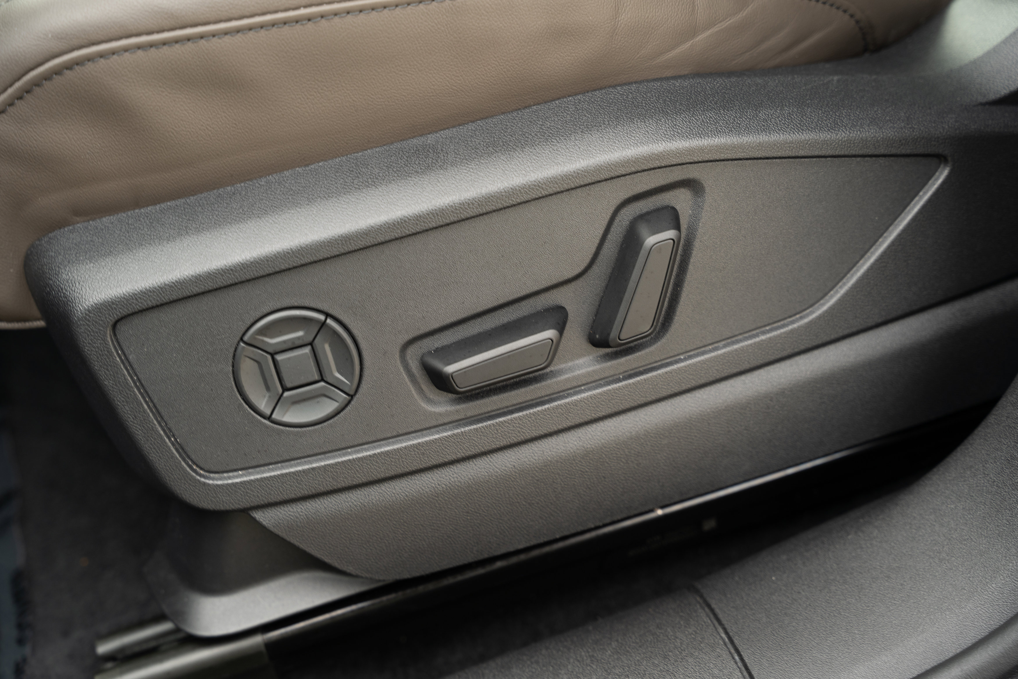 Certified 2025 Audi Q5 Premium Plus w/ Premium Plus AWD/4WD image 22