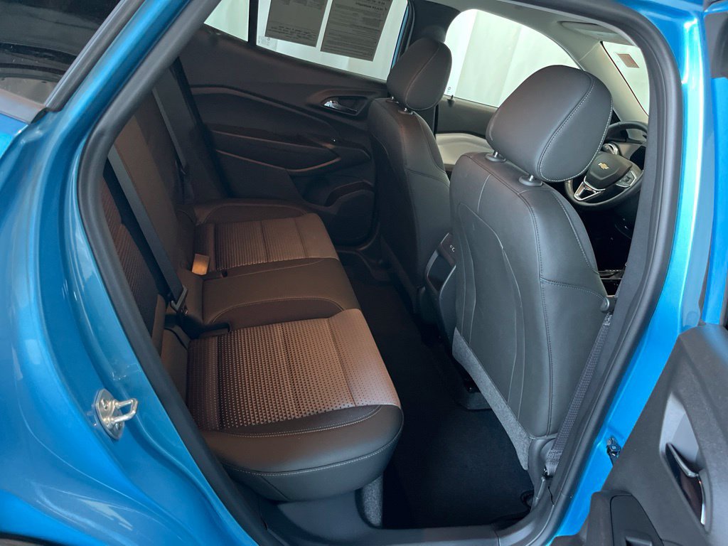 Used 2025 Chevrolet Trax LT w/ Driver Confidence Package FWD image 20