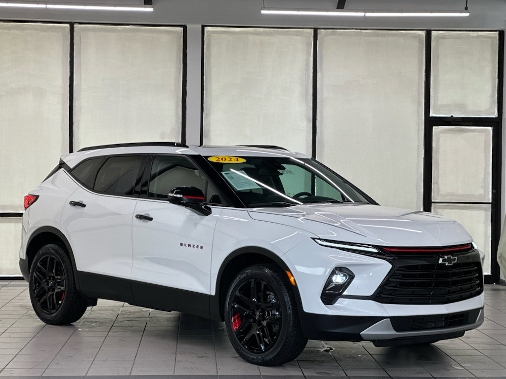 Certified 2024 Chevrolet Blazer LT w/ Redline Edition FWD image 1