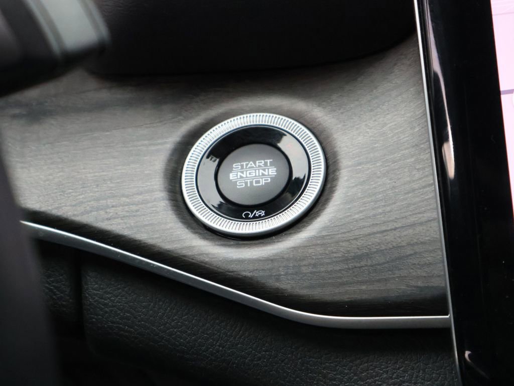 Used 2021 Jeep Grand Cherokee L Limited AWD/4WD image 34