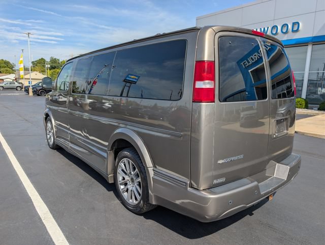 Used 2019 Chevrolet Express 2500 RWD image 3