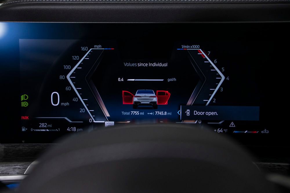 Used 2025 BMW 740i w/ Premium Package RWD image 26