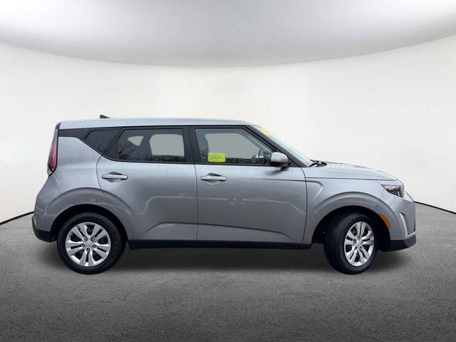 Used 2025 Kia Soul LX image 15
