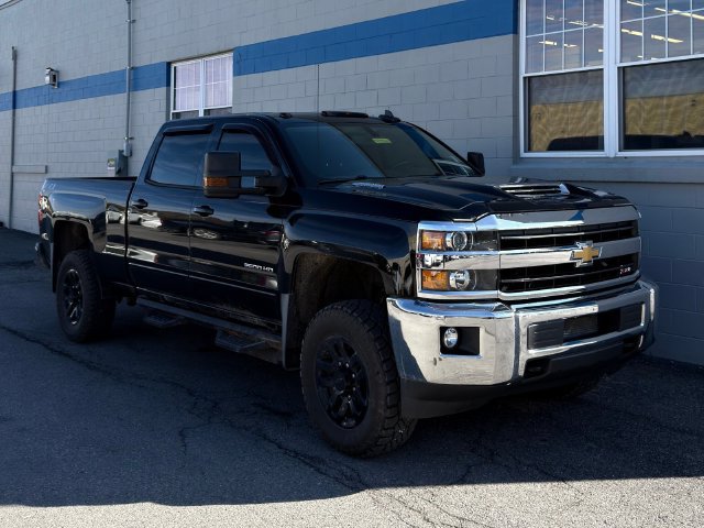 Used 2019 Chevrolet Silverado 2500 LT w/ LT Convenience Package AWD/4WD image 3