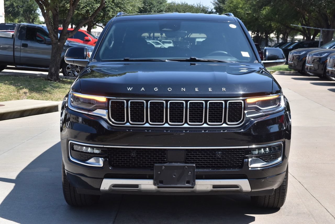 Used 2024 Jeep Wagoneer Series II w/ Flexible Seating Group RWD image 3