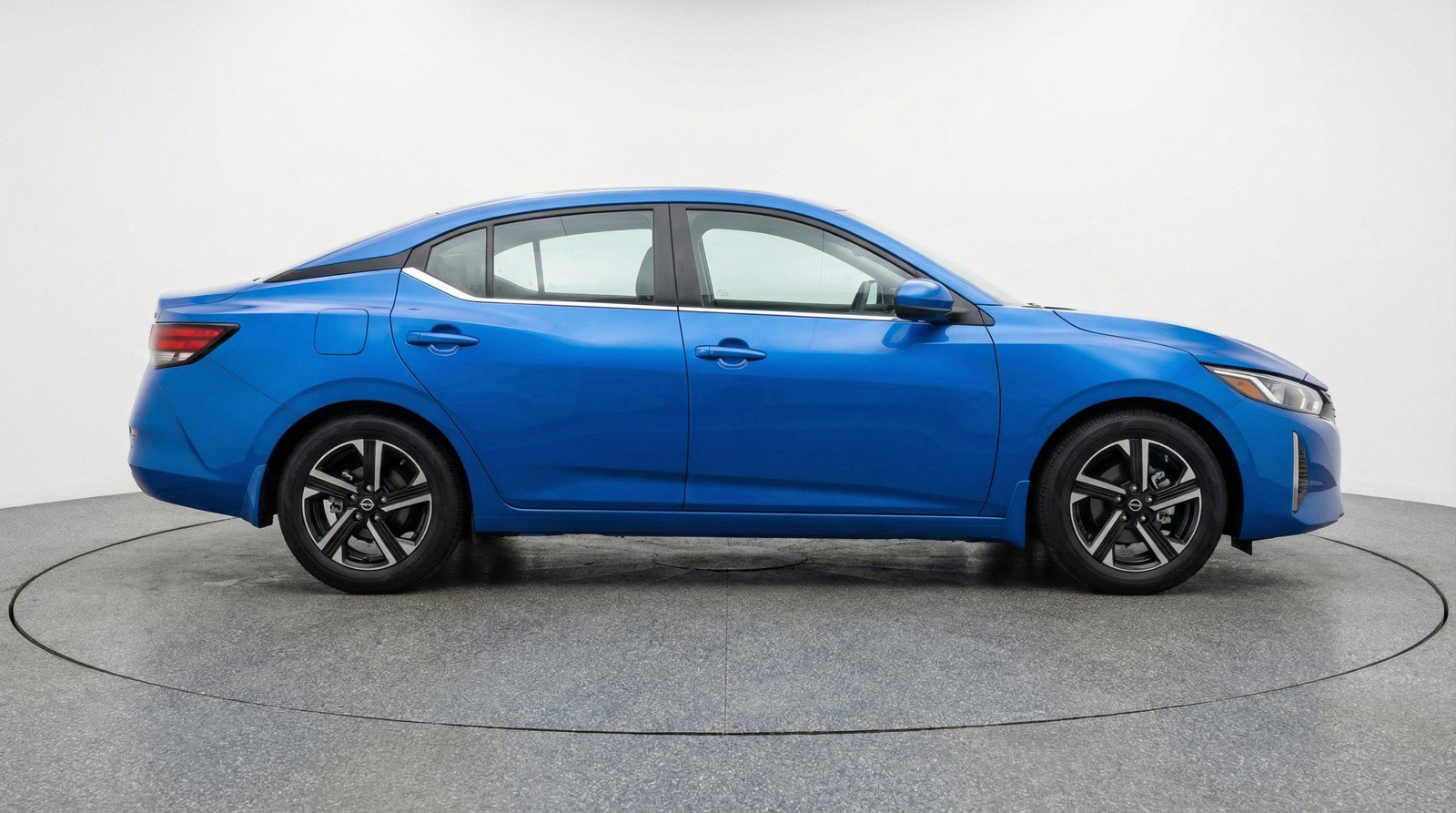 Used 2025 Nissan Sentra SV FWD image 11