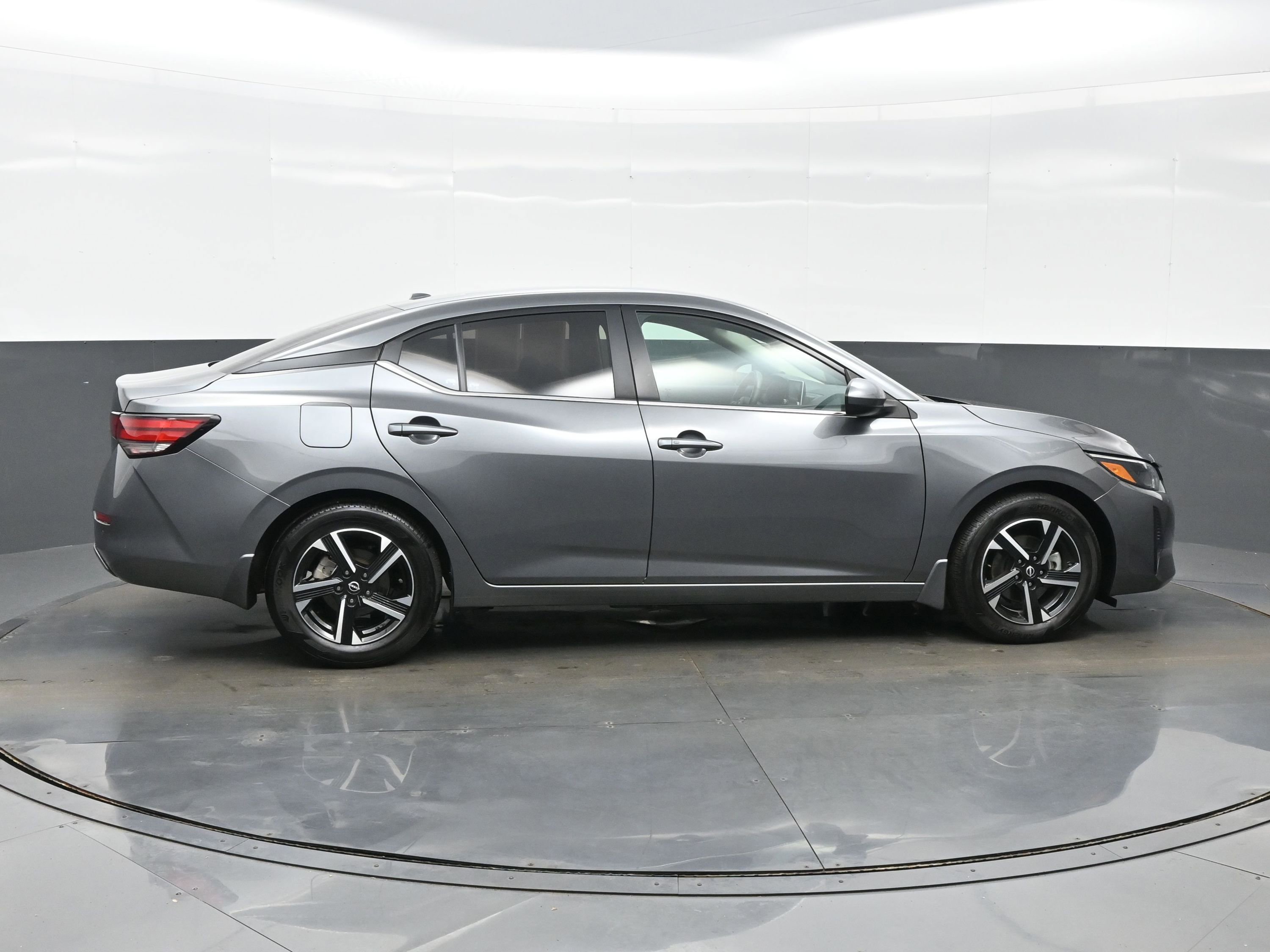 Used 2025 Nissan Sentra SV w/ All-Weather Package FWD image 7