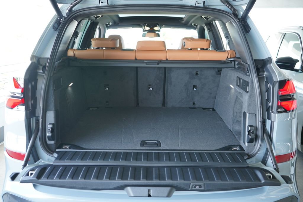New 2026 BMW X5 sDrive40i w/ M Sport Package image 19