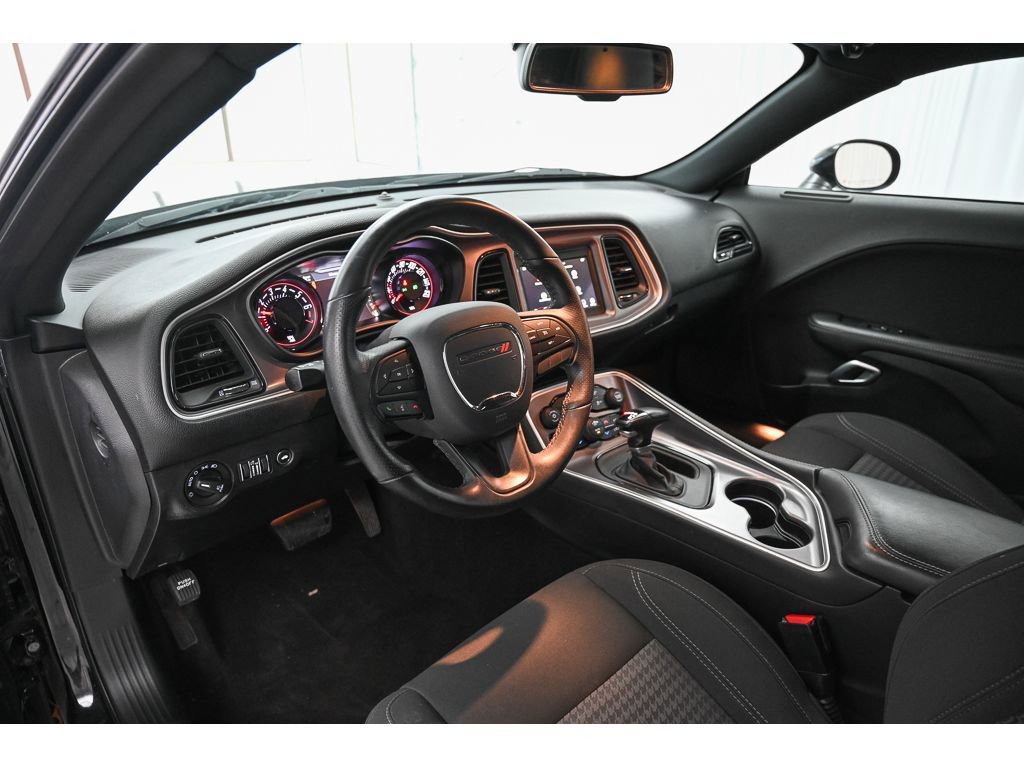 Used 2019 Dodge Challenger SXT w/ Blacktop Package image 9