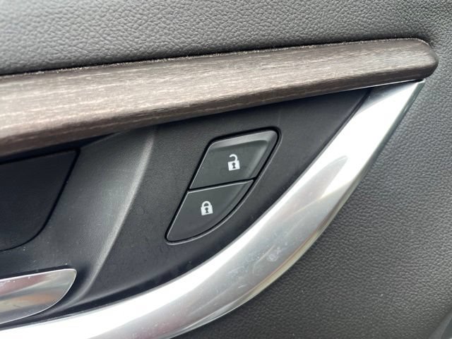 Used 2022 Buick Enclave Avenir w/ LPO, Floor Liner Package FWD image 12