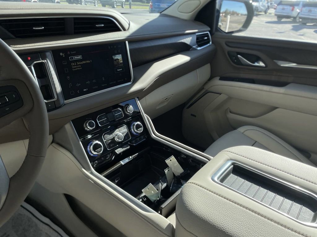 New 2024 GMC Yukon Denali w/ Denali Reserve Package image 18