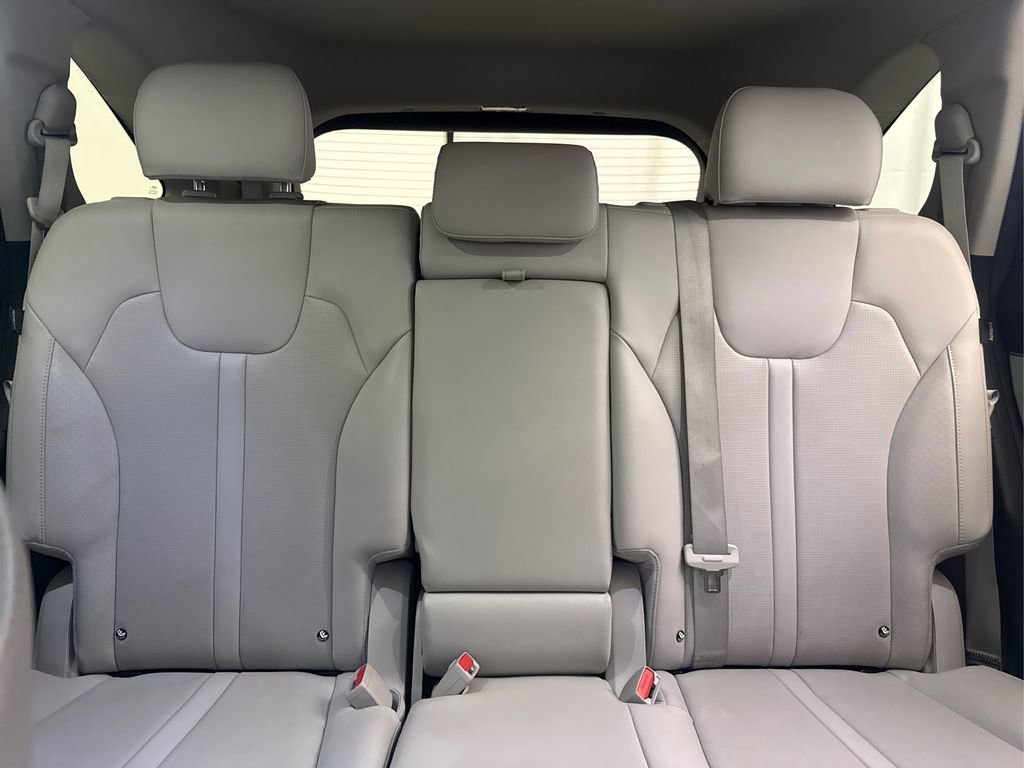 Used 2024 Kia Sorento S w/ Panoramic Sunroof Package FWD image 38