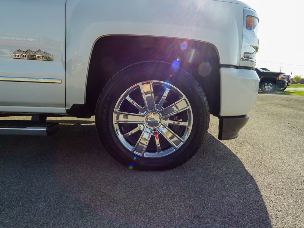 Used 2018 Chevrolet Silverado 1500 High Country image 11