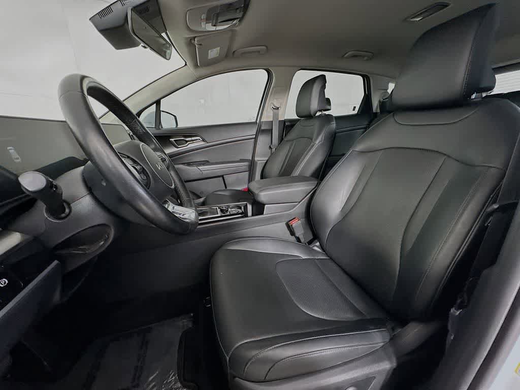 Used 2024 Kia Sportage EX FWD image 12