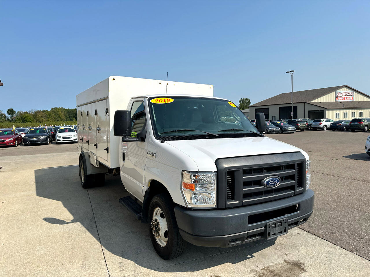 Used 2018 Ford E-450 and Econoline 450 Super Duty w/ Power Windows & Locks Group RWD image 3