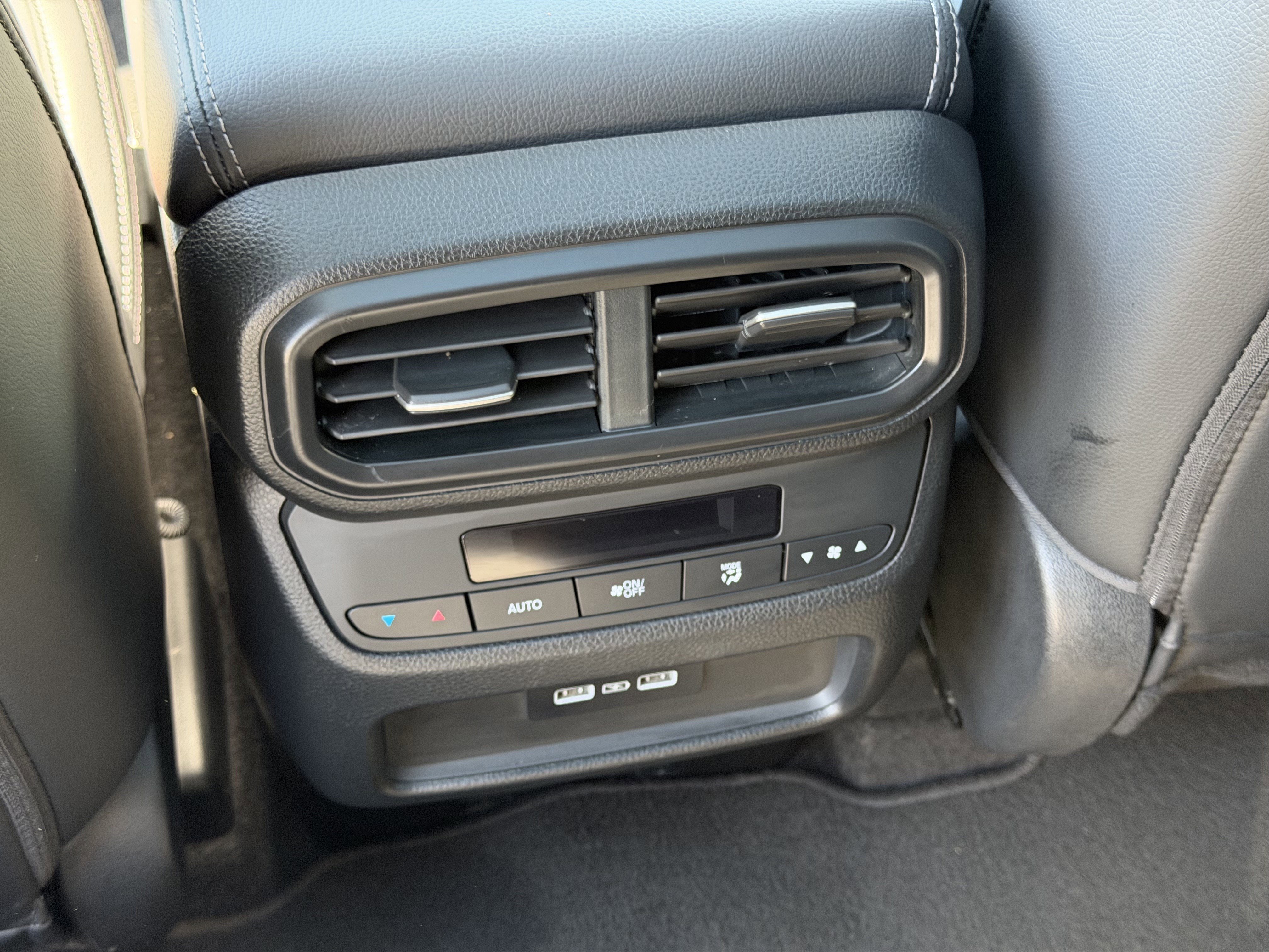 Used 2023 Honda Pilot Touring image 23