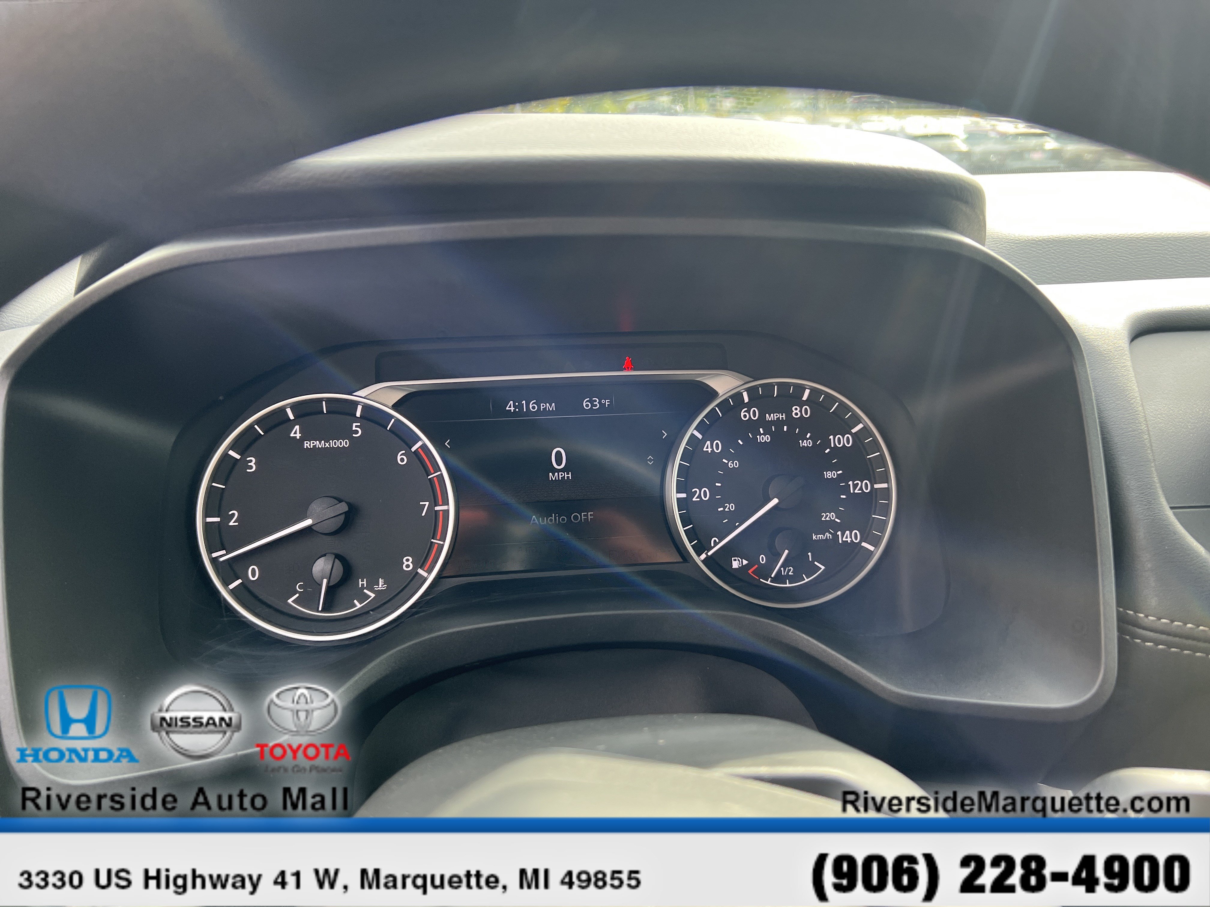 Used 2025 Nissan Rogue S AWD/4WD image 16
